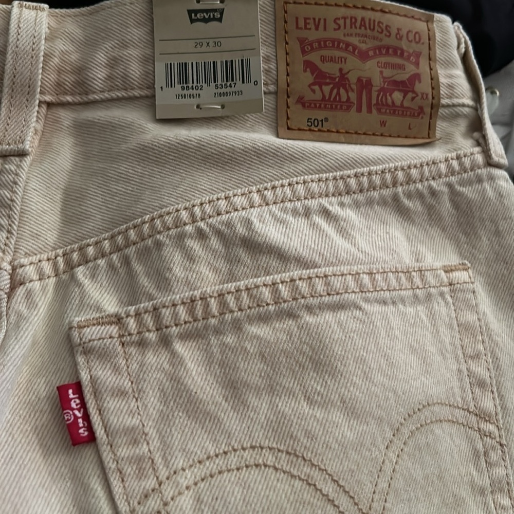 Levi's
Women's 501 Original-Fit High Rise Jeans Cloudy Safari Size 29 NWT - Picture 5 of 5